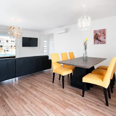 Roko&oskar Villa Srima